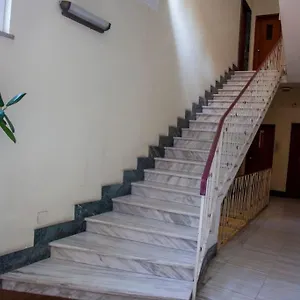 Modern And Stylish Flat Next To Metro Appartamento Roma